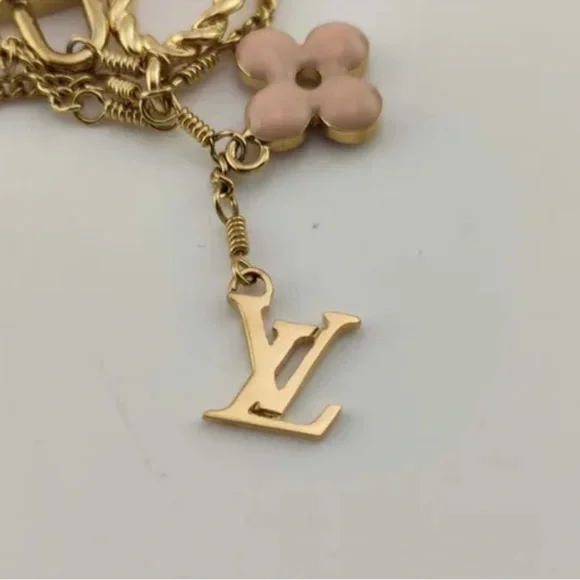 LOUIS VUITTON LV Necklace Charm or Key Chain - Picture 3 of 8